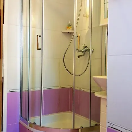 Desa Petric Χβαρ